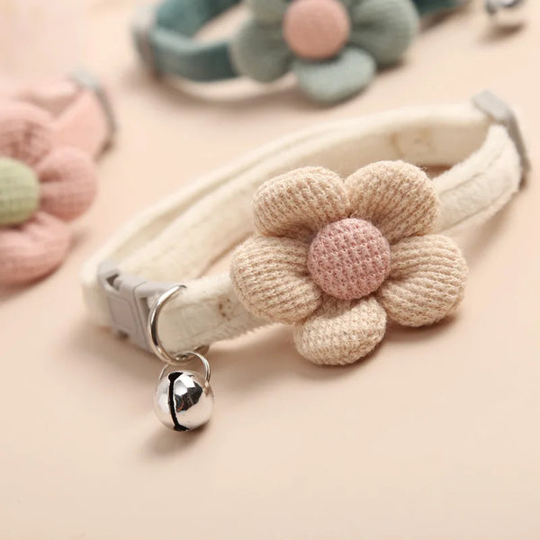 Cute Flower Cat Collar with Adjustable Buckle and Bell